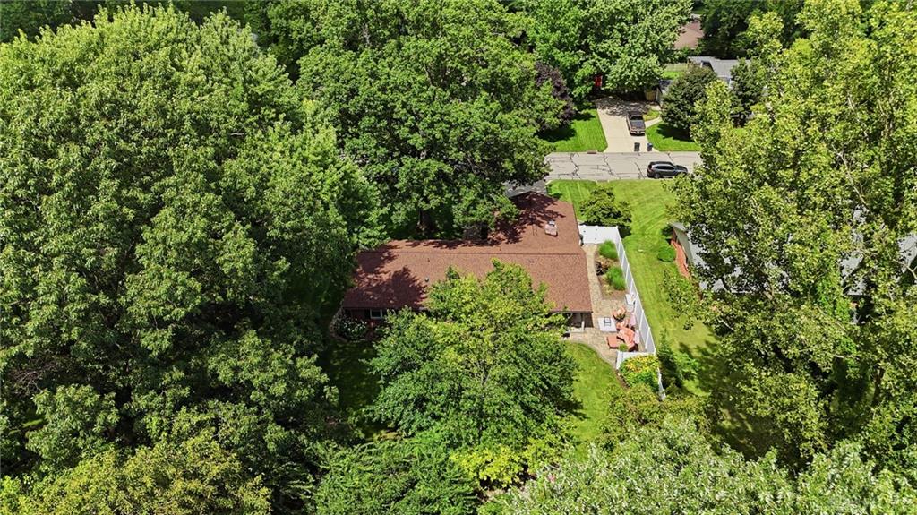 271 Edgebrook Property Photo 5