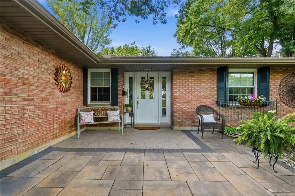 271 Edgebrook Property Photo 8