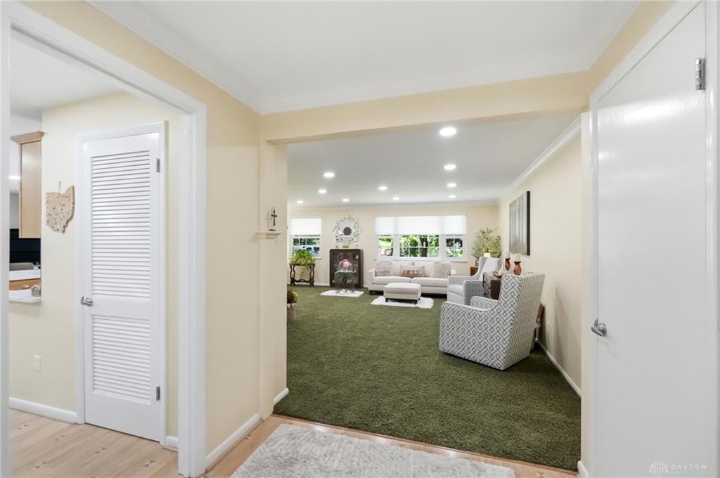 271 Edgebrook Property Photo 10