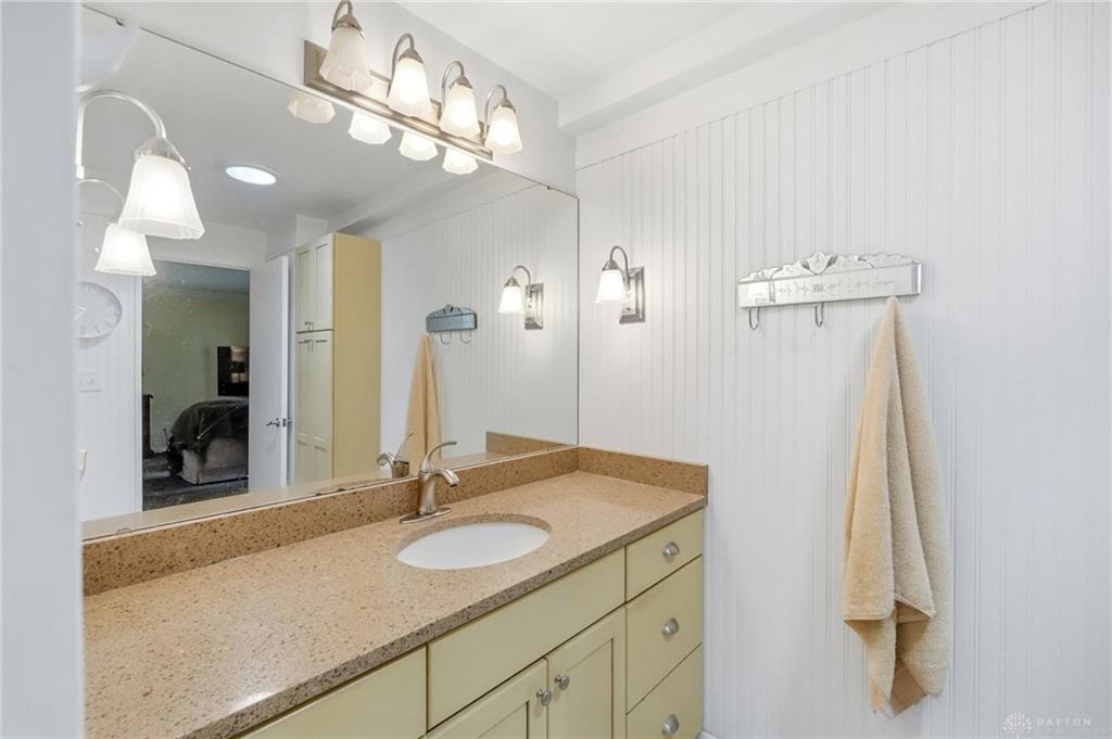 271 Edgebrook Property Photo 36