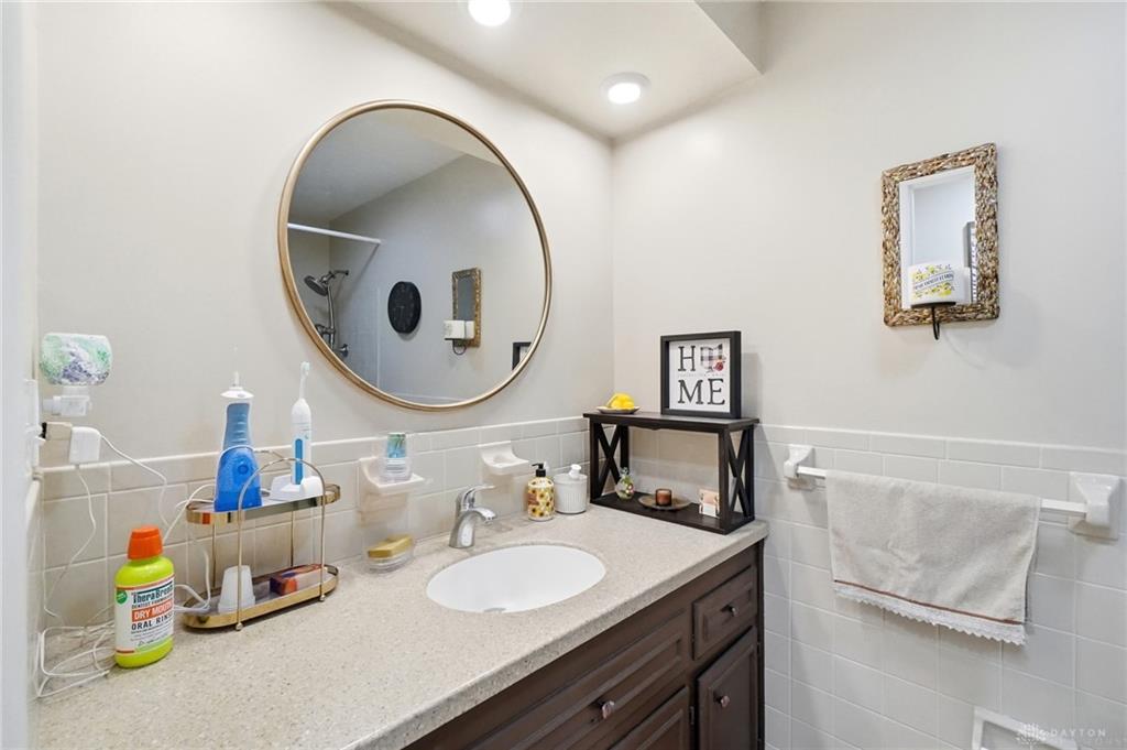 271 Edgebrook Property Photo 39