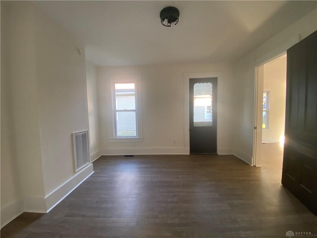 1033 W North Property Photo 4