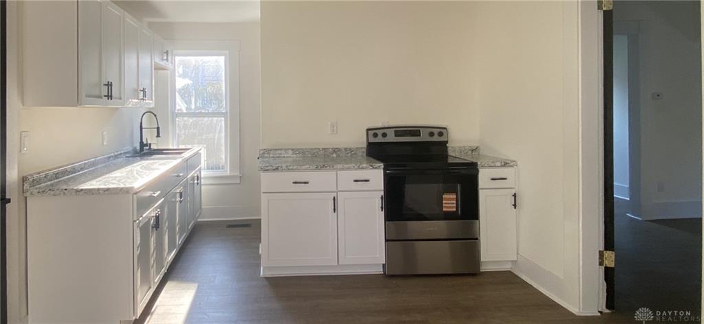 1033 W North Property Photo 5
