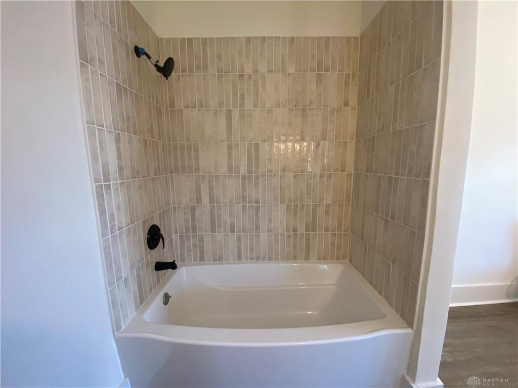 1033 W North Property Photo 11