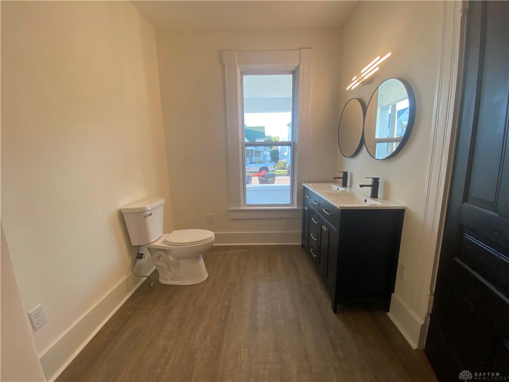 1033 W North Property Photo 12