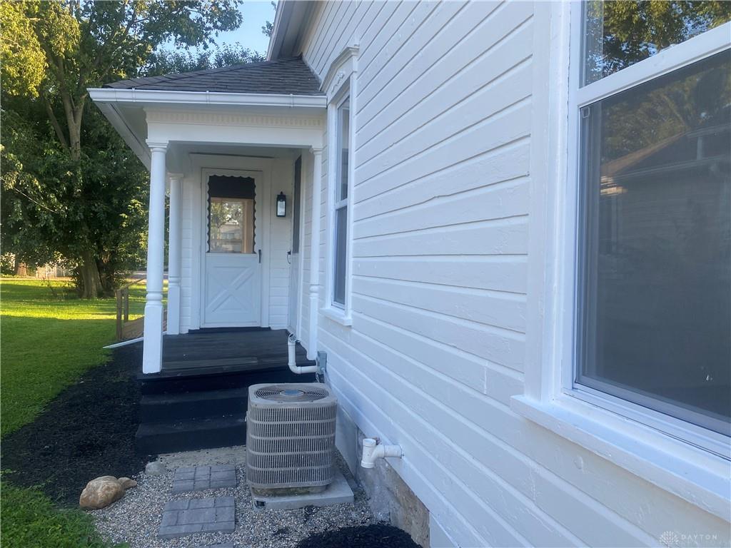 1033 W North Property Photo 15
