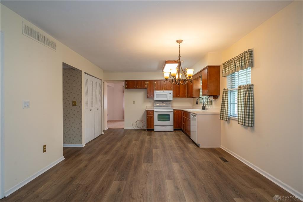 4012 Quail Bush Property Photo 10