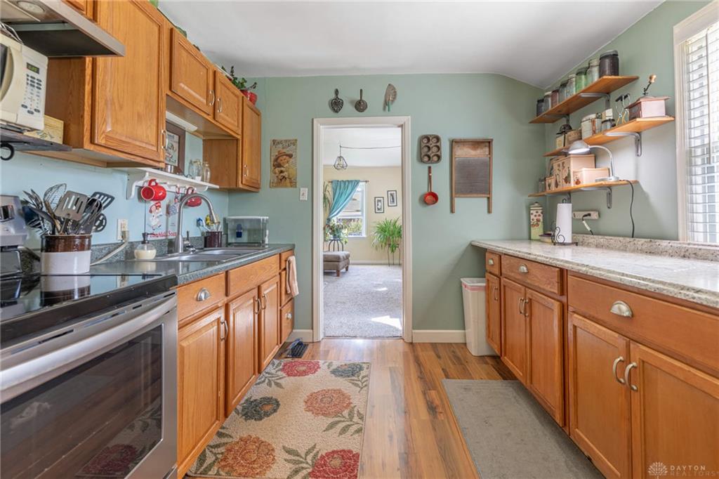 1669 Humphrey Property Photo 9