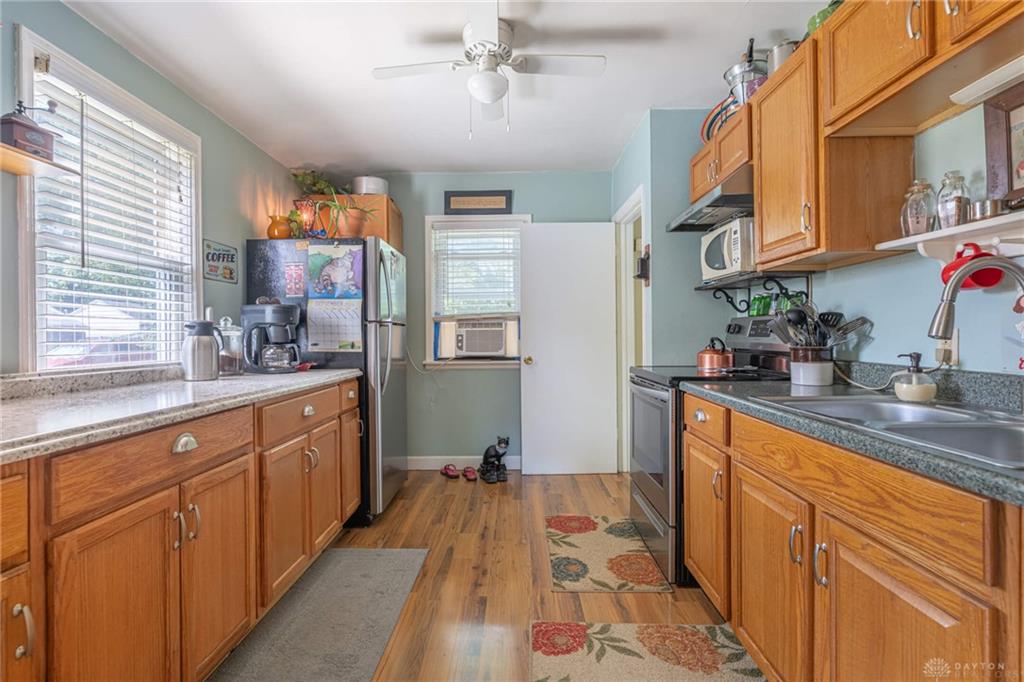 1669 Humphrey Property Photo 12