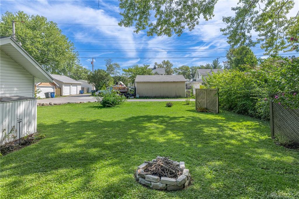 2820 Lansing Property Photo 21