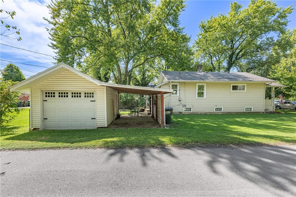 2820 Lansing Property Photo 28