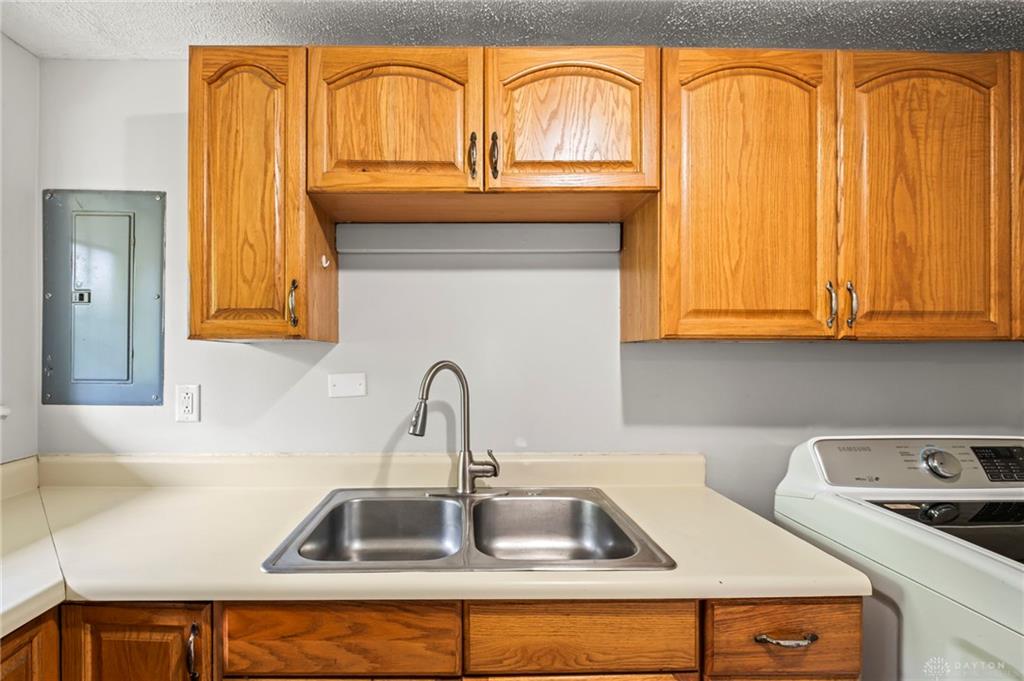 6687 Hubbard Property Photo 6