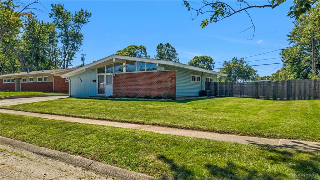 431 Townsend Property Photo 3