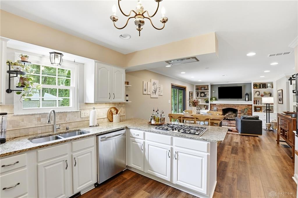 370 Jenny Property Photo 15