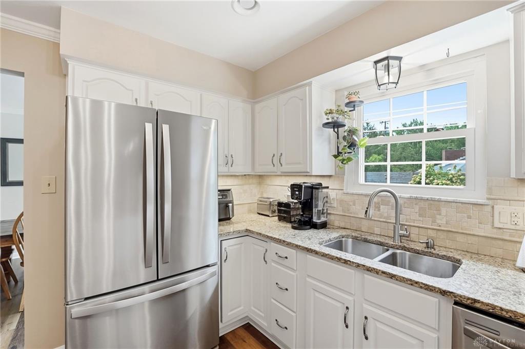 370 Jenny Property Photo 17
