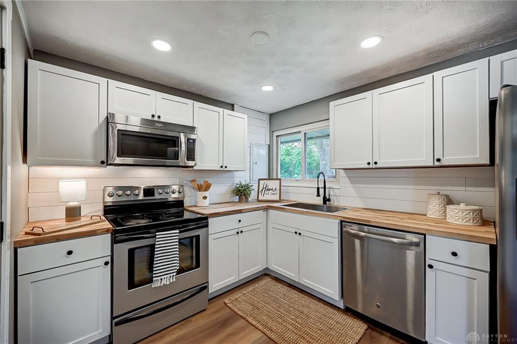 4455 Kitridge Property Photo 15