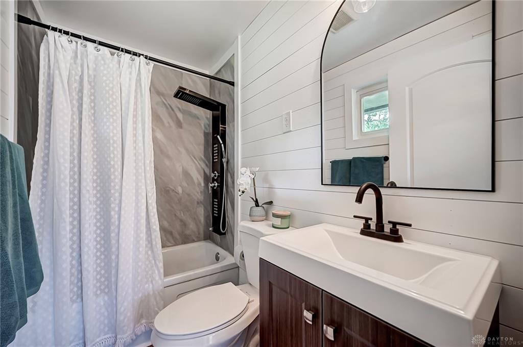 4455 Kitridge Property Photo 34