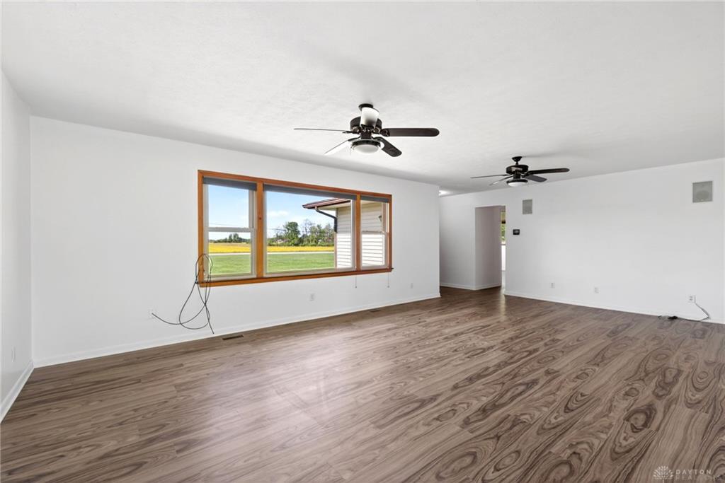 1005 Free Property Photo 9