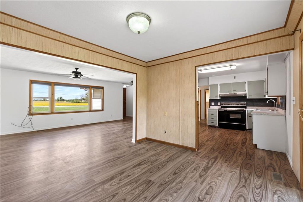 1005 Free Property Photo 11