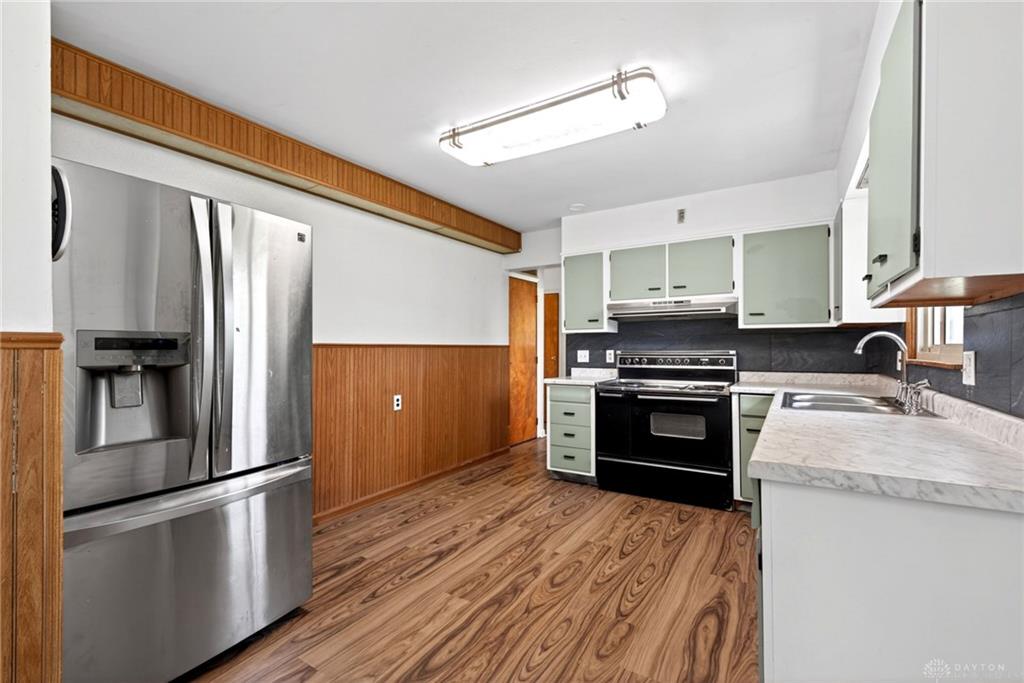 1005 Free Property Photo 14