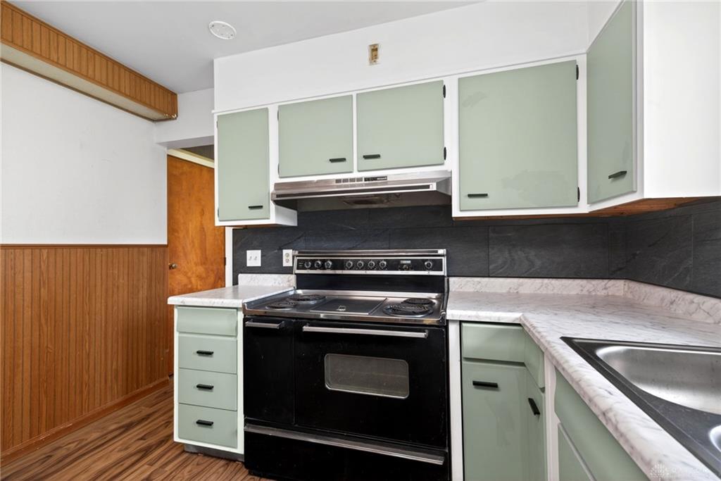 1005 Free Property Photo 17