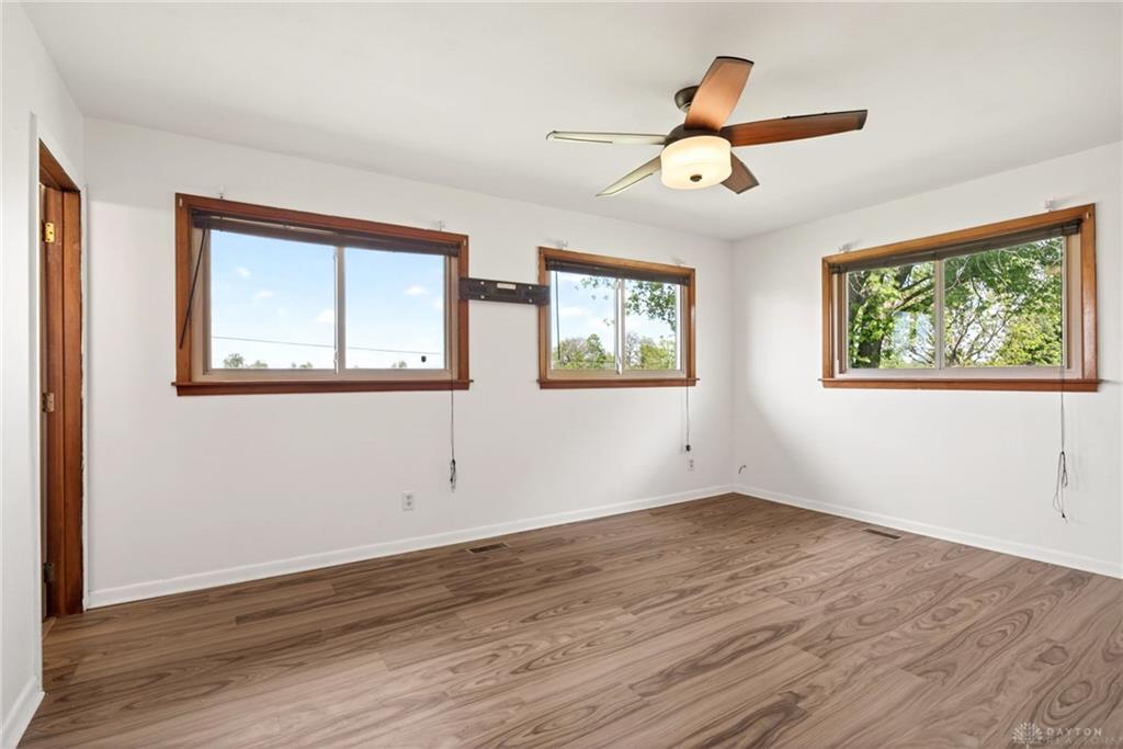 1005 Free Property Photo 18