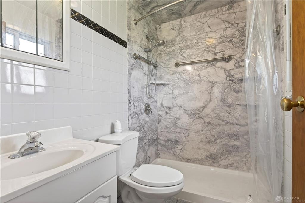 1005 Free Property Photo 22