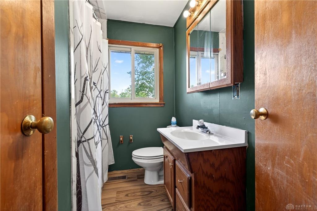1005 Free Property Photo 29