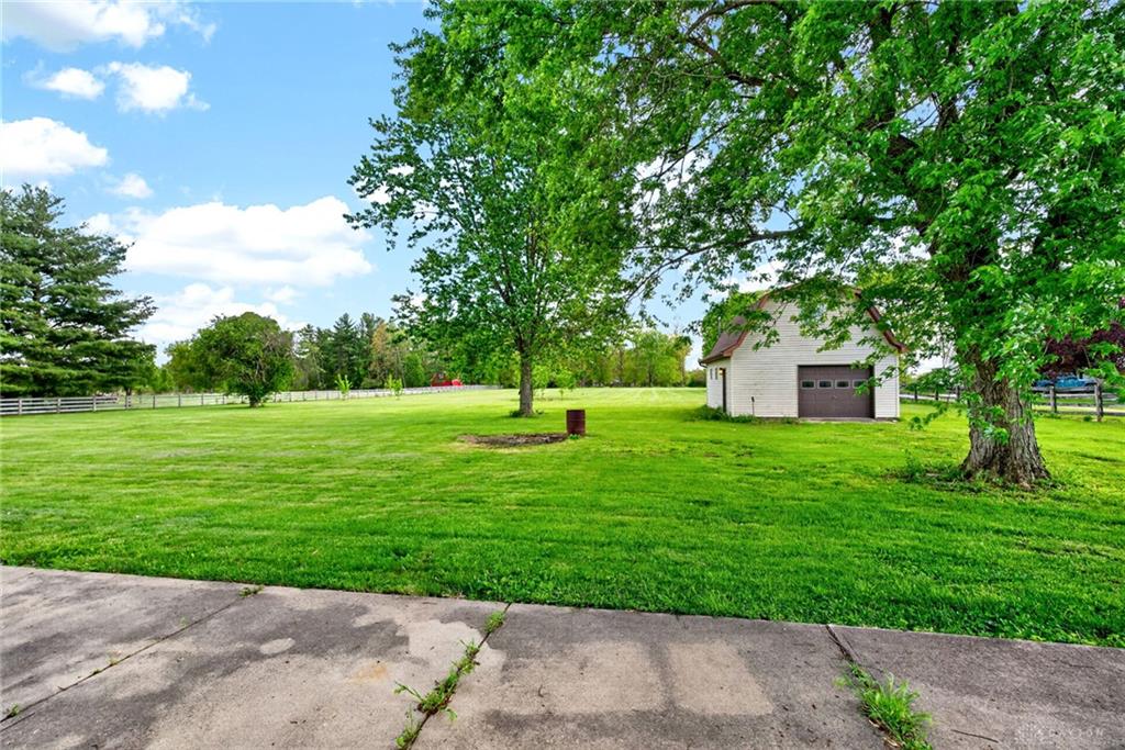 1005 Free Property Photo 36