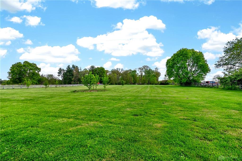 1005 Free Property Photo 38