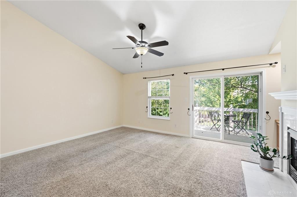 3875 Thorngate Property Photo 4