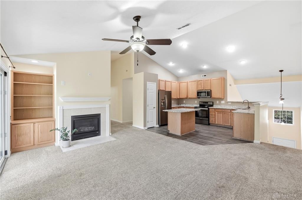 3875 Thorngate Property Photo 5