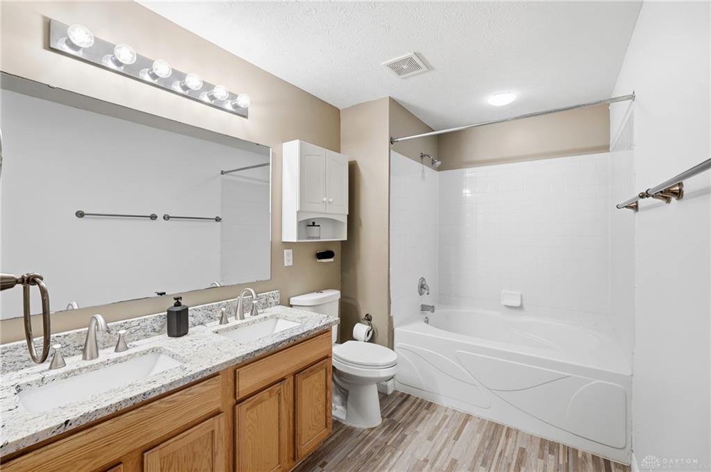 3875 Thorngate Property Photo 11
