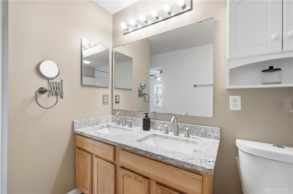 3875 Thorngate Property Photo 12
