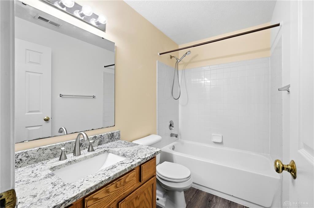 3875 Thorngate Property Photo 17