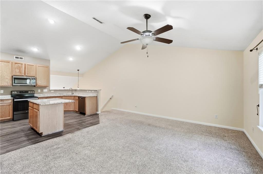 3875 Thorngate Property Photo 24