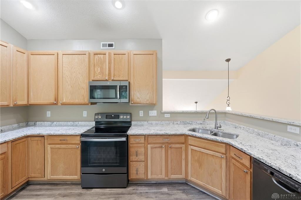 3875 Thorngate Property Photo 25