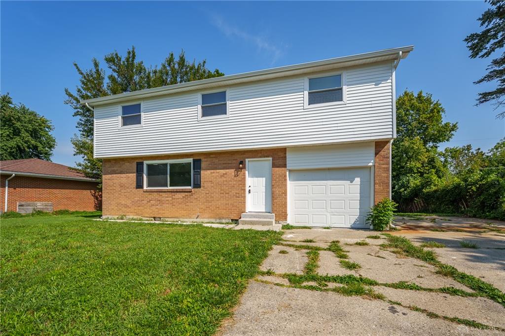 4889 Becker Property Photo 3