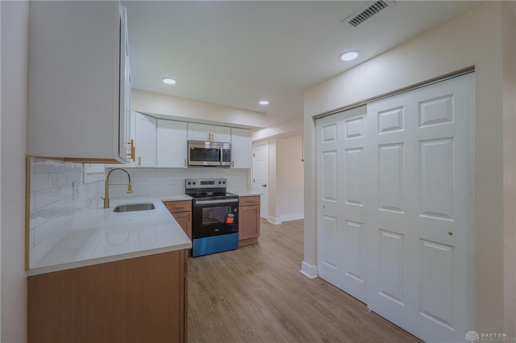 4889 Becker Property Photo 18