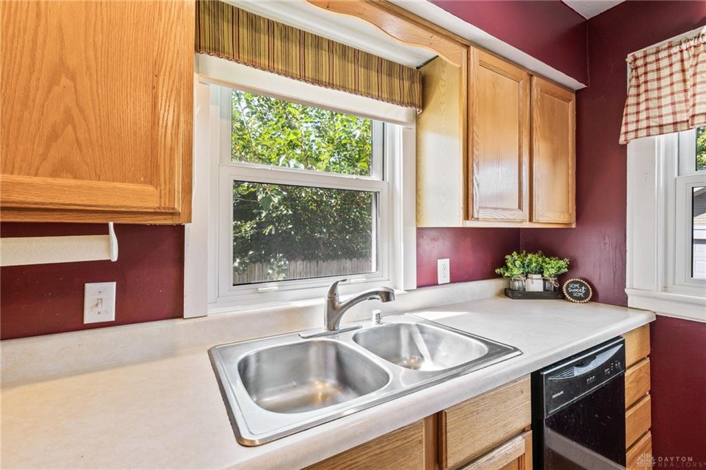 1547 Coventry Property Photo 18