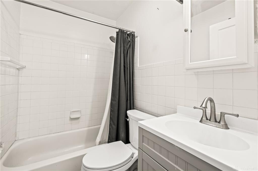 1547 Coventry Property Photo 22
