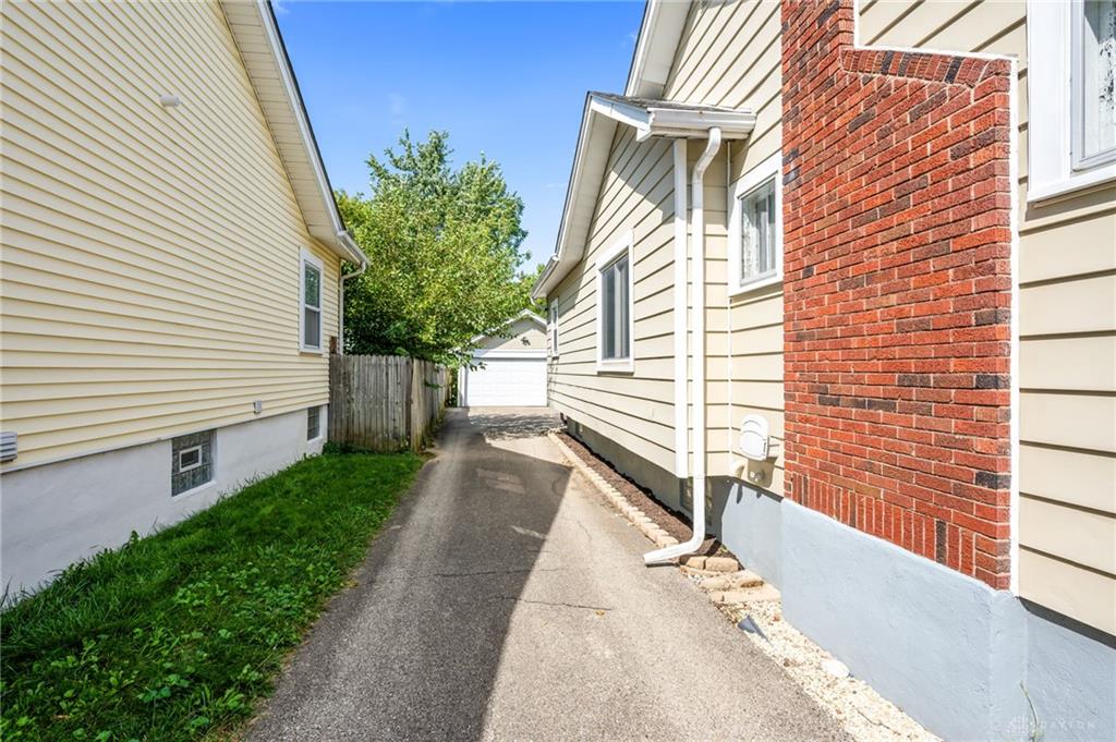 1547 Coventry Property Photo 35