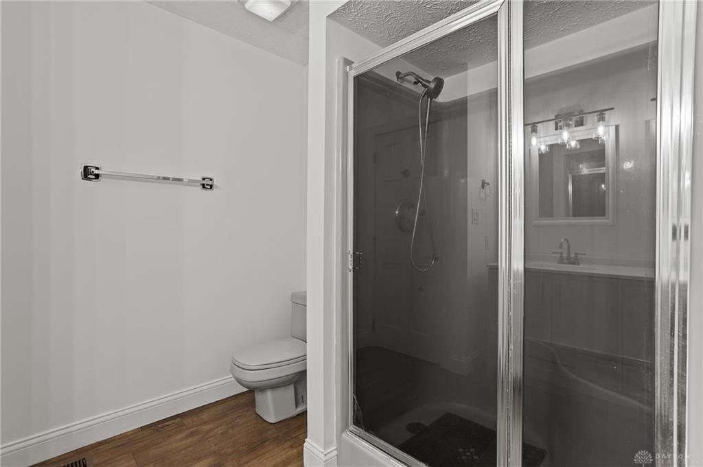 240 E Stonequarry Property Photo 32