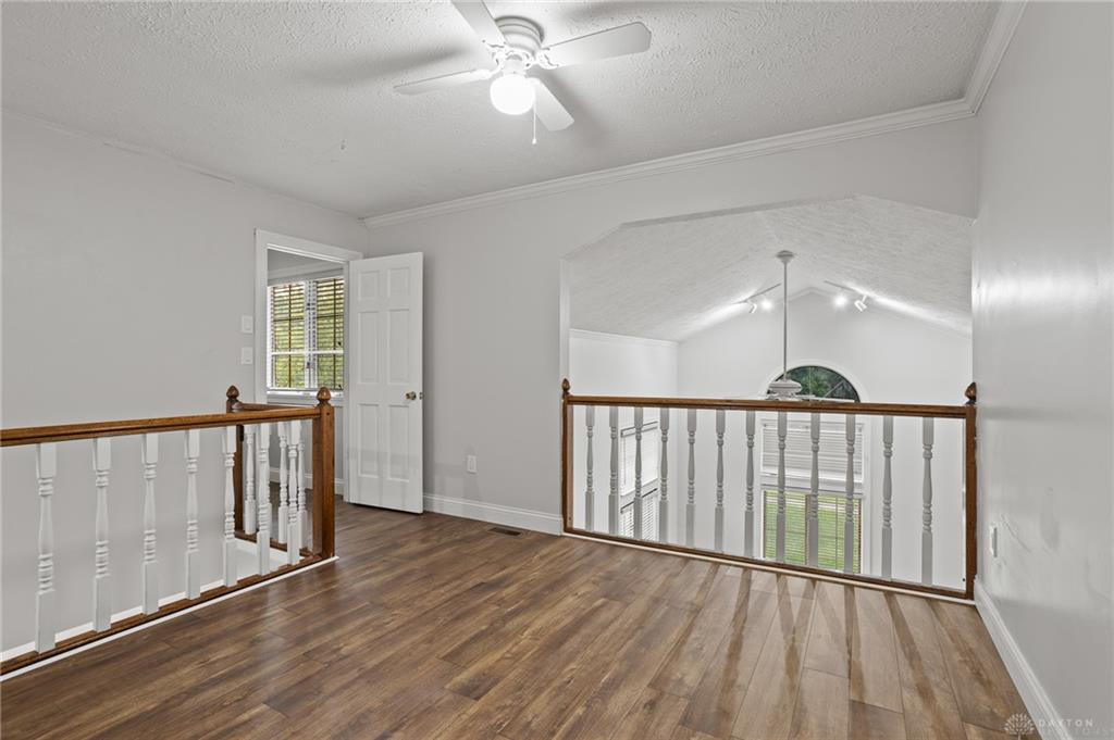 240 E Stonequarry Property Photo 35