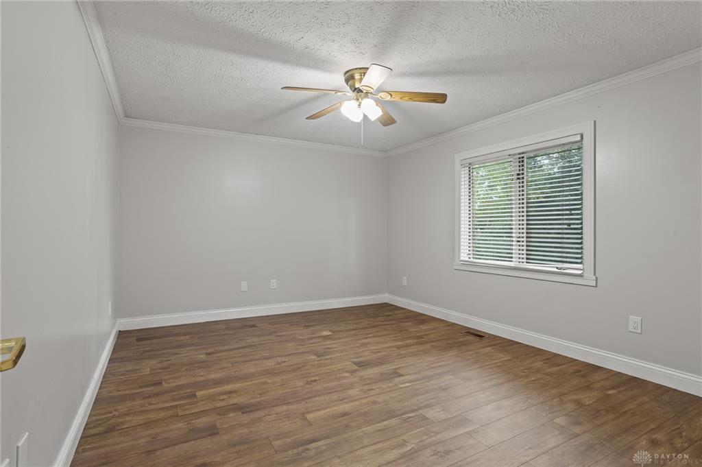 240 E Stonequarry Property Photo 38