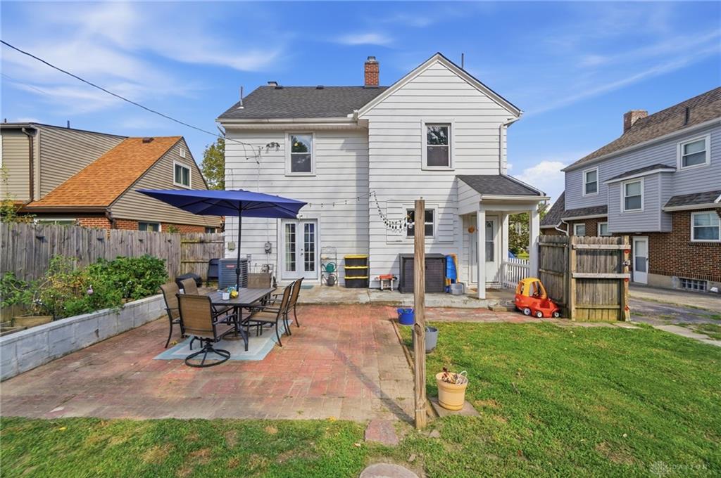 1745 Catalpa Property Photo 47