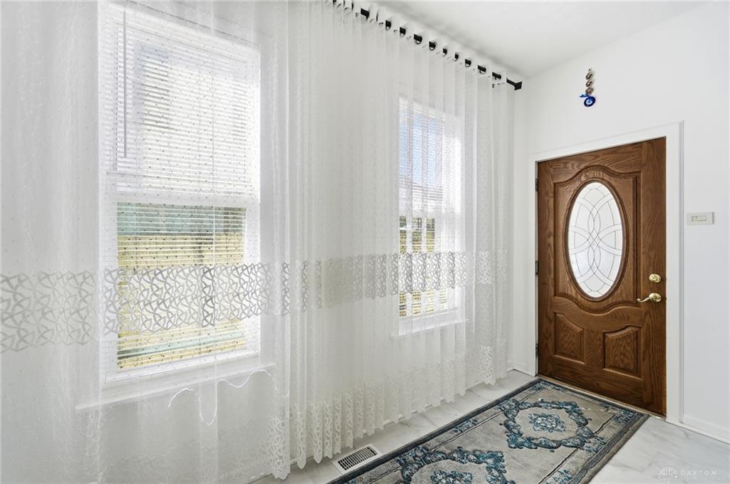 40 S Torrence Property Photo 8