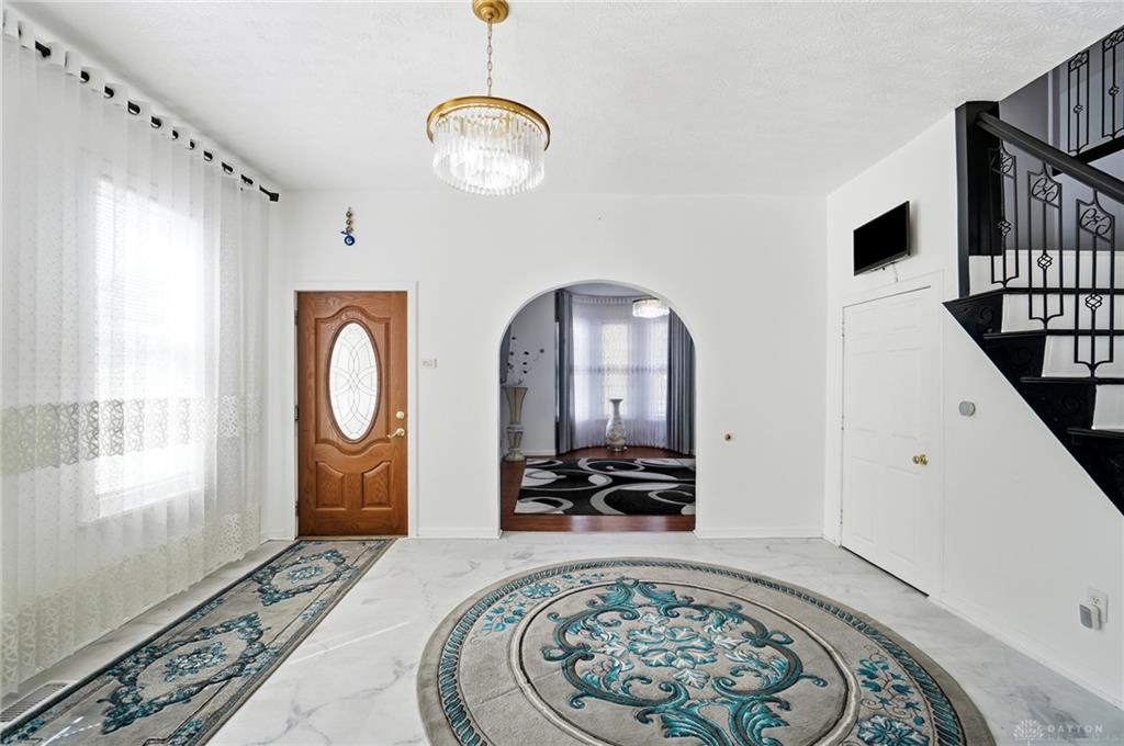 40 S Torrence Property Photo 13