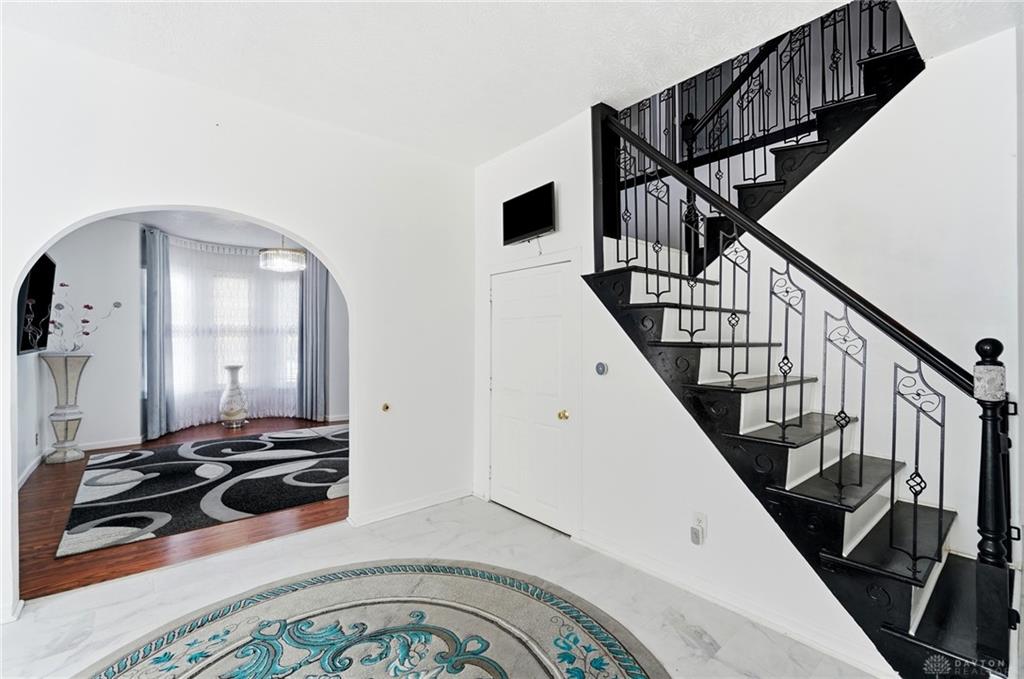 40 S Torrence Property Photo 14