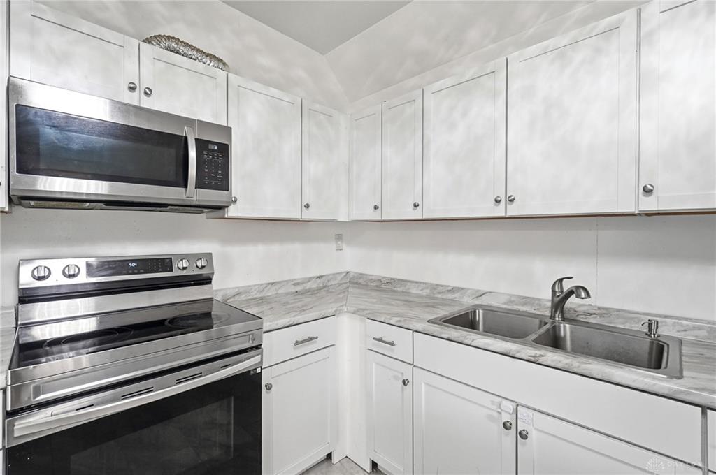 40 S Torrence Property Photo 33